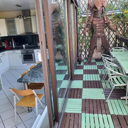 Апартаменты Penthouse Berri Champs Elysees Париж